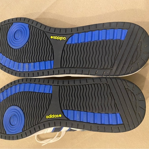 Adidas Men’s Tennis Shoes - Picture 3 of 4